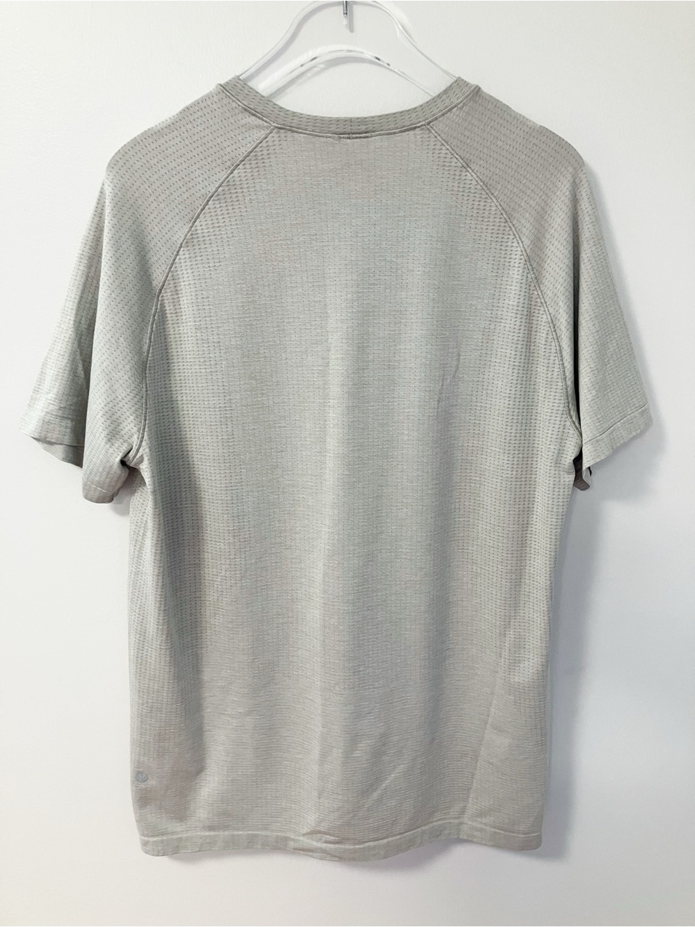 Lululemon | Gray Metal Vent Tech Tee XL Athletic Gym Minimalist Neutral Workout - Picture 2 of 5